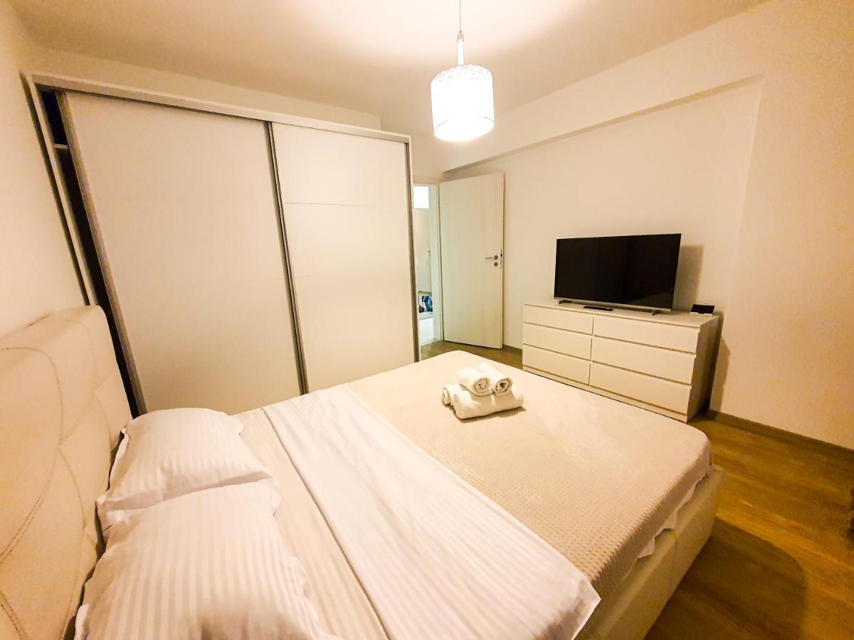 Luxurious Retreat 1Br Apartment With Netflix, Private Parking And Self Check In Popesti-Leordeni Экстерьер фото
